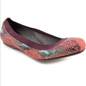 Stuart Weitzman Snakelastikon Carni python flats